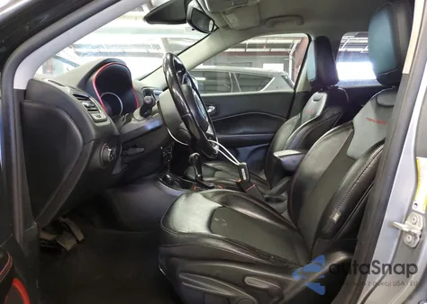 2020 Jeep Compass Trailhawk z USA, uszkodzony, nr VIN 3C4NJDDB7LT177397